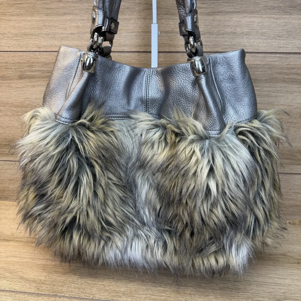 B Makowsky Nora Tote Faux Fur Silver Leather Shoulder Bag Y2K Hobo Satchel
